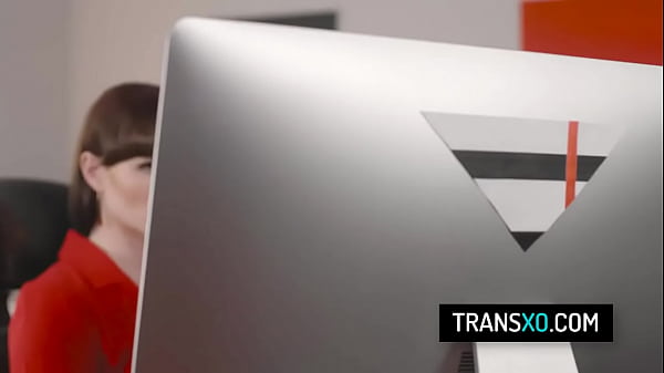 Gorgeous tgirl fucks a blonde babe