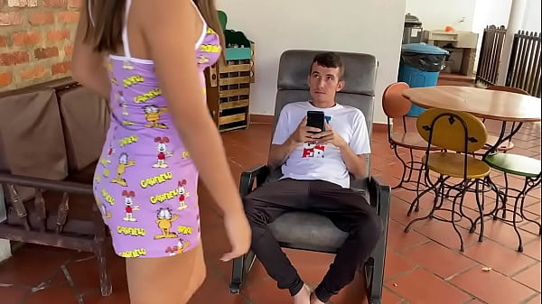 me follo a esa rica puta y selo mamo