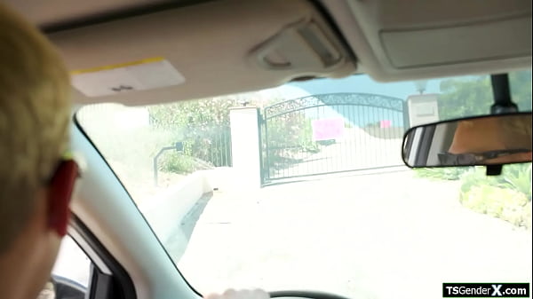 Guy sucks busty shemale Victoria Grants cock during carwash
